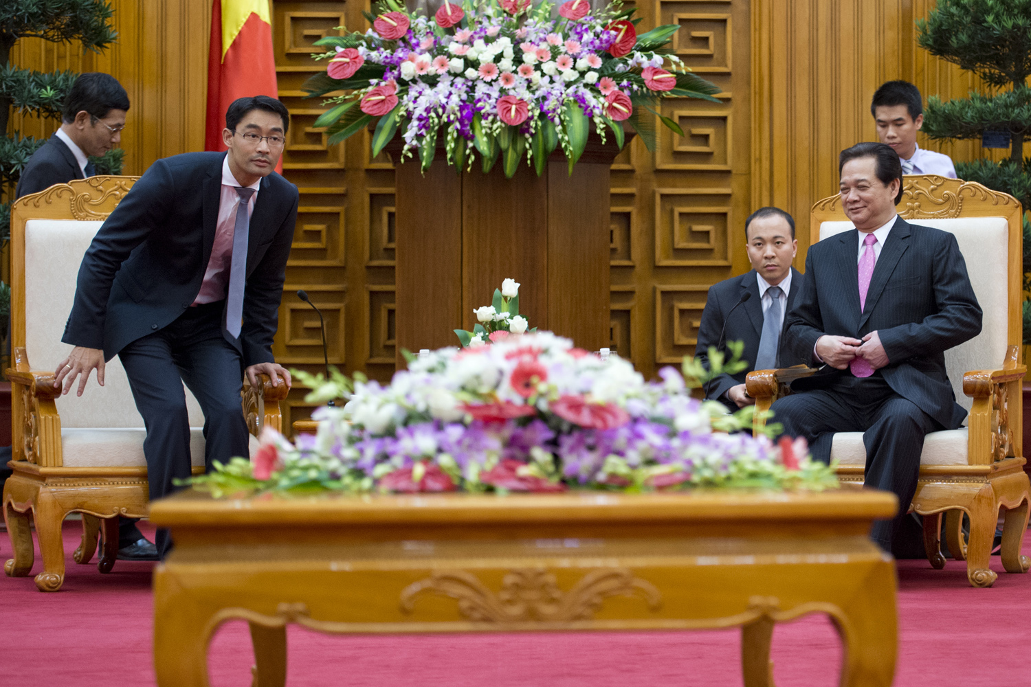 Bundeswirtschaftsminister R?ösler besucht Vietnam