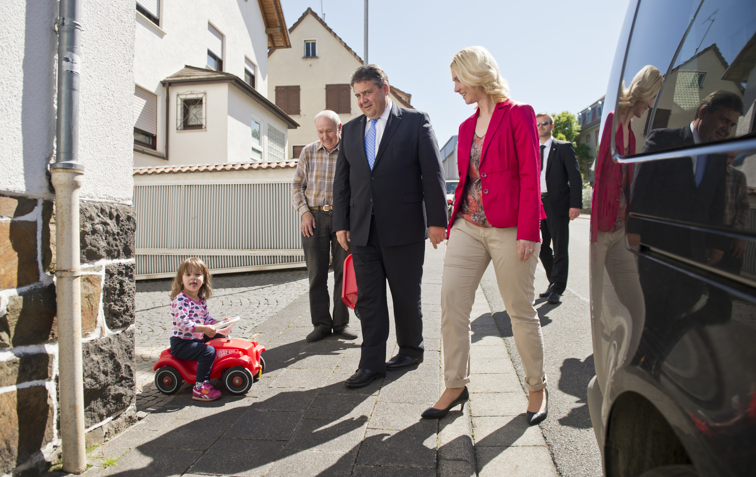 Gabriel und Schwesig besuchen bestreikte Kita